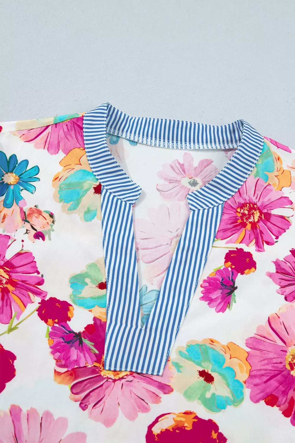 Floral Print Short Puff Sleeve Striped Trim V Neck Blouse, image 5