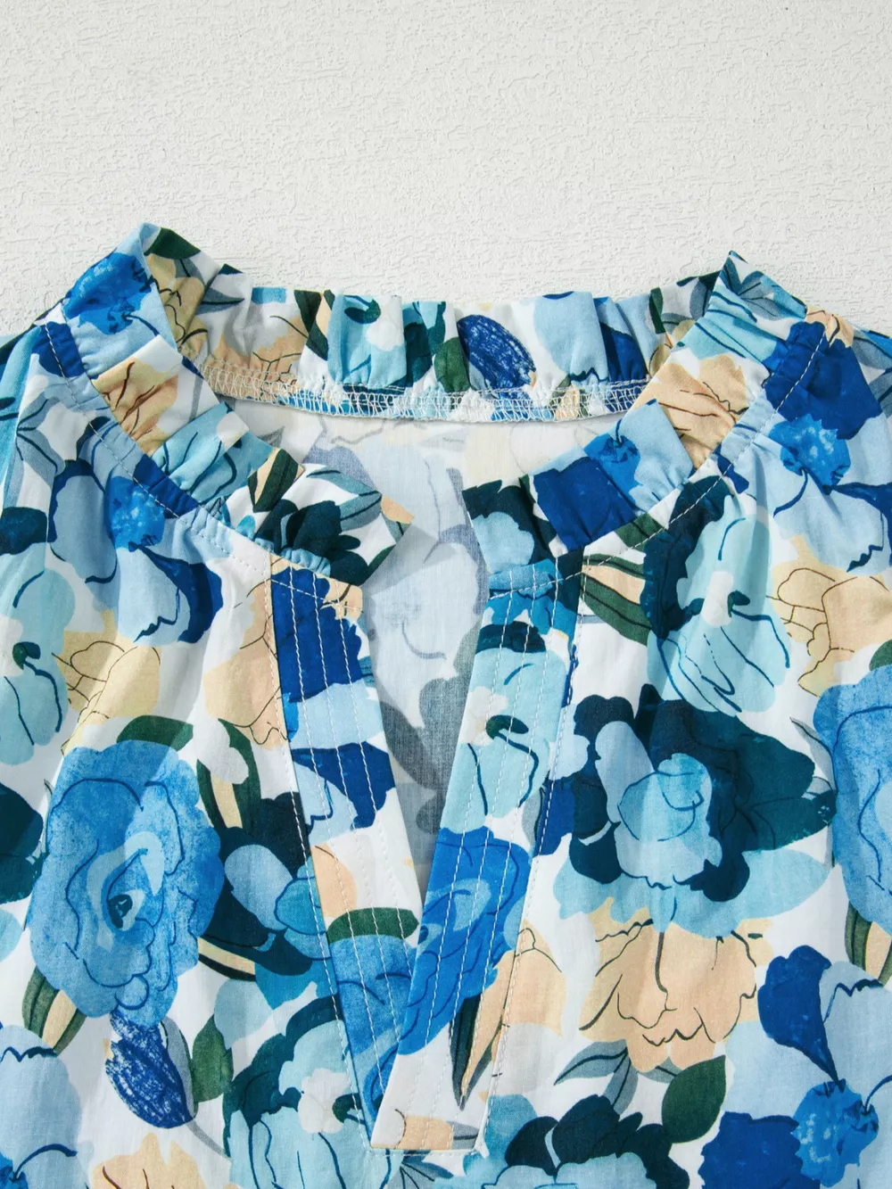 Floral Print Short Puff Sleeve V Neck Blouse, image 3