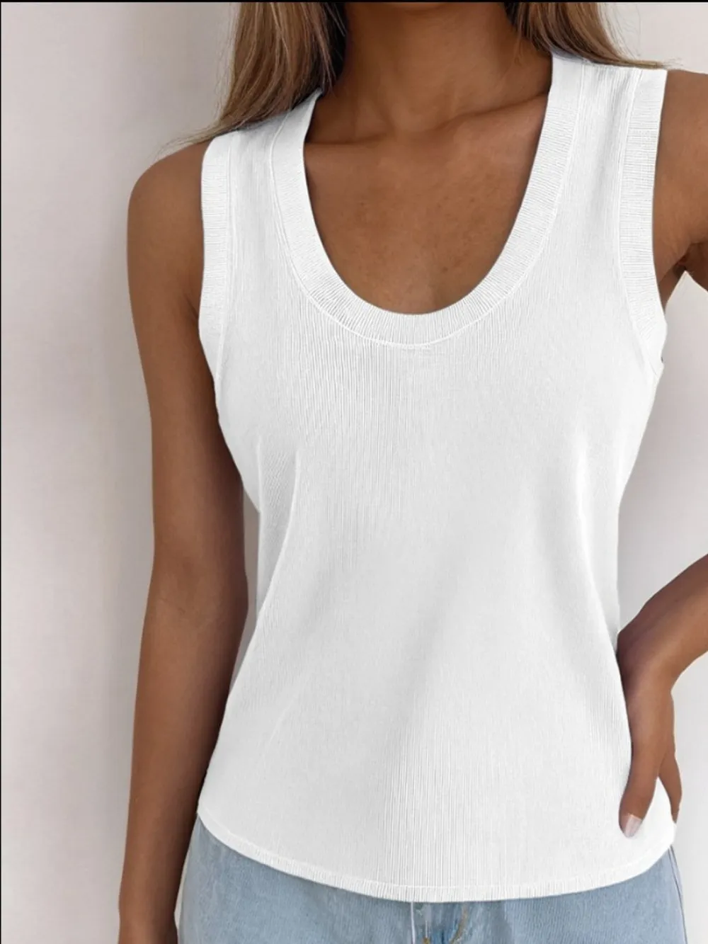 Solid Scoop Neck Tank, image 3