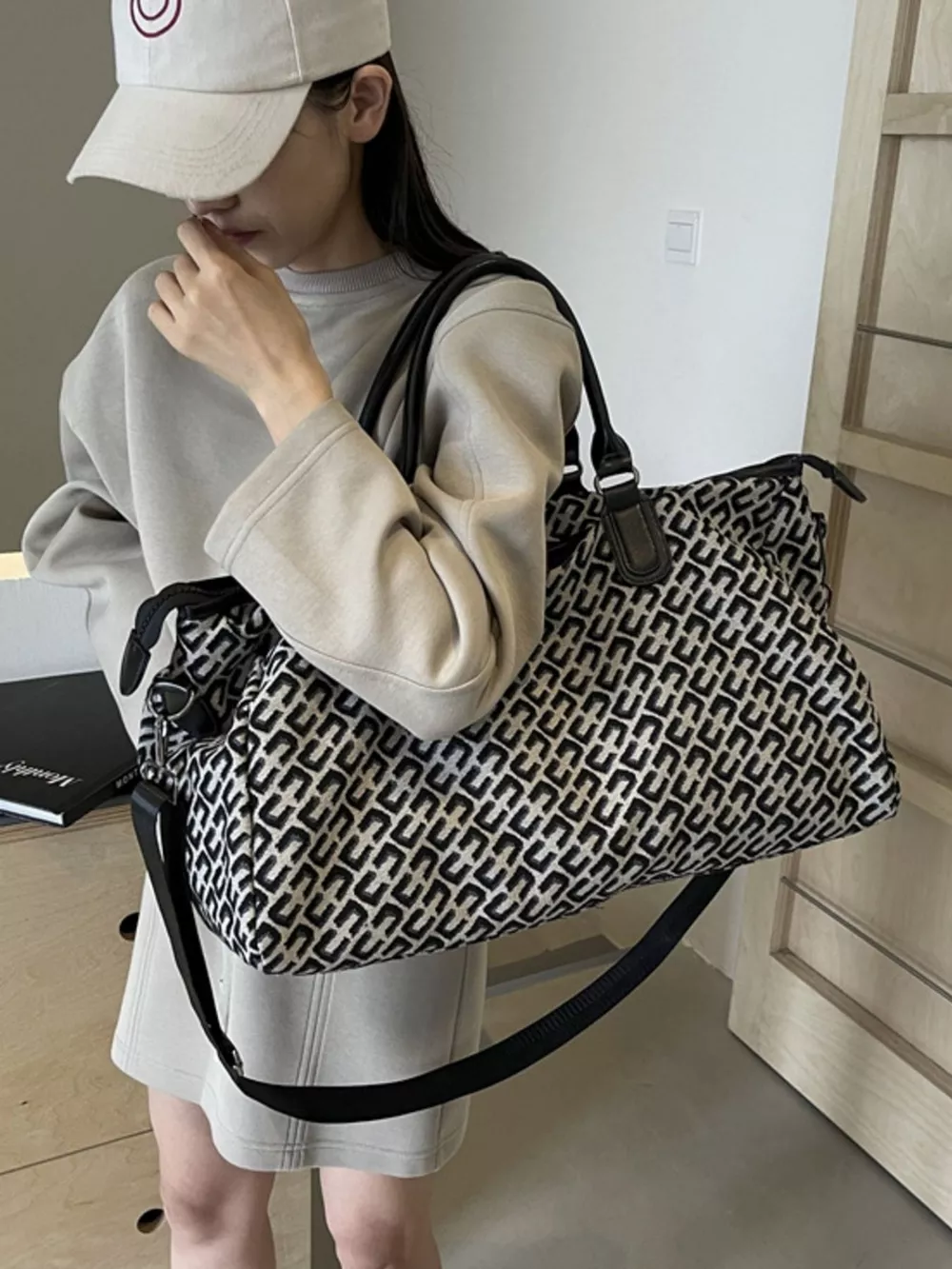 Patterned Large Capacity Travel Bag, image 2