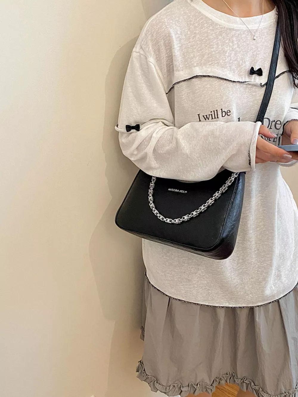 Chain Detail Shoulder Bag