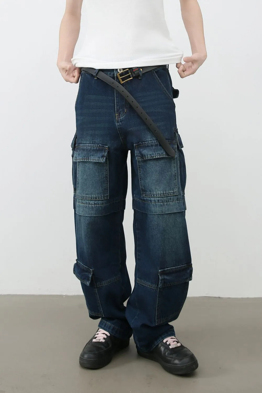 Men's Mid Rise Jeans with Cargo Pockets, image 4