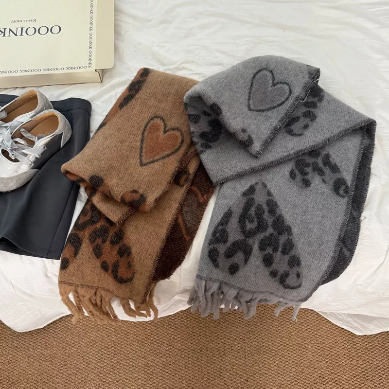 Leopard Heart Warm Scarf, image 2