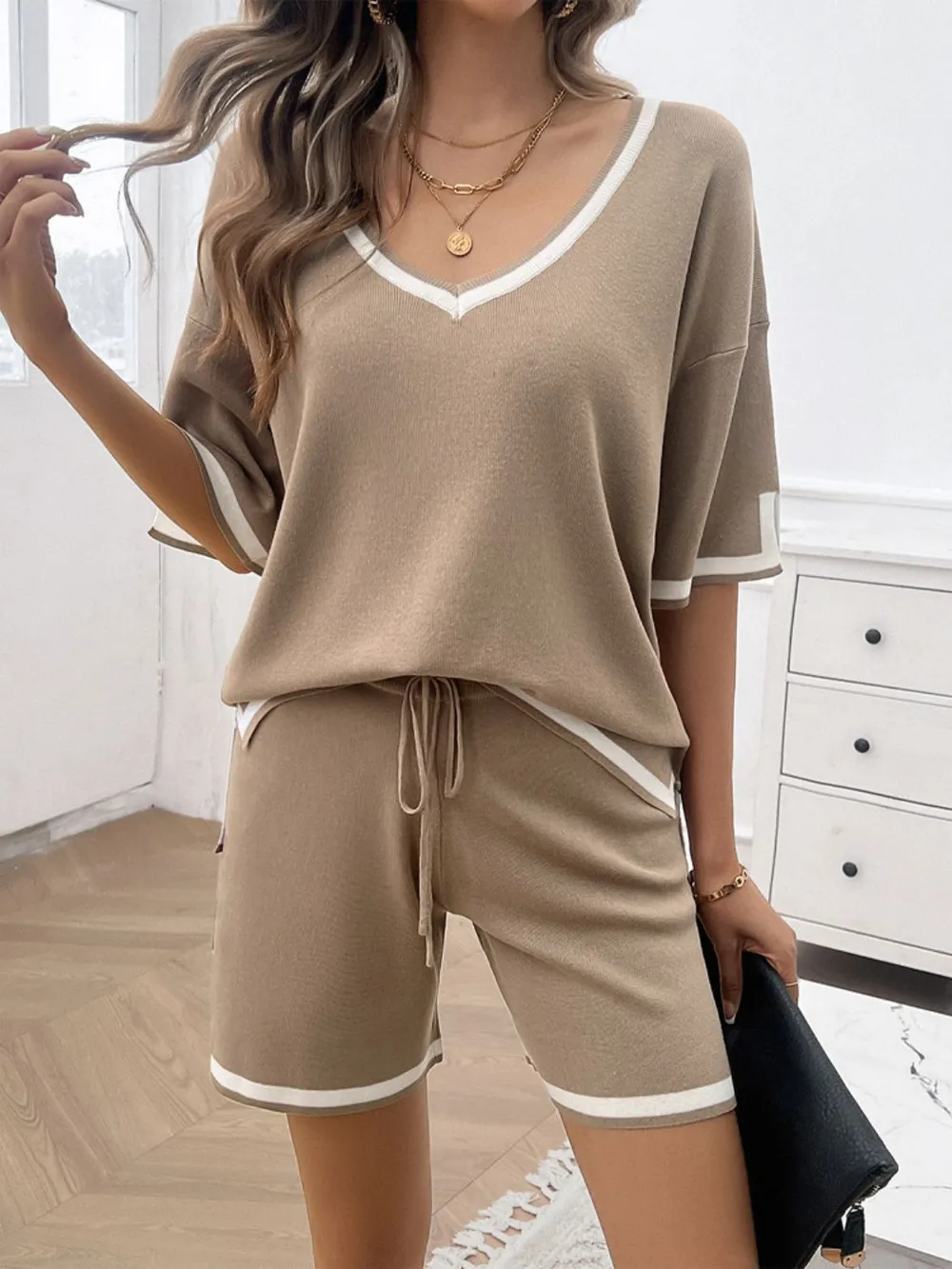 Contrast Trim V-Neck Top and Shorts Set, image 2