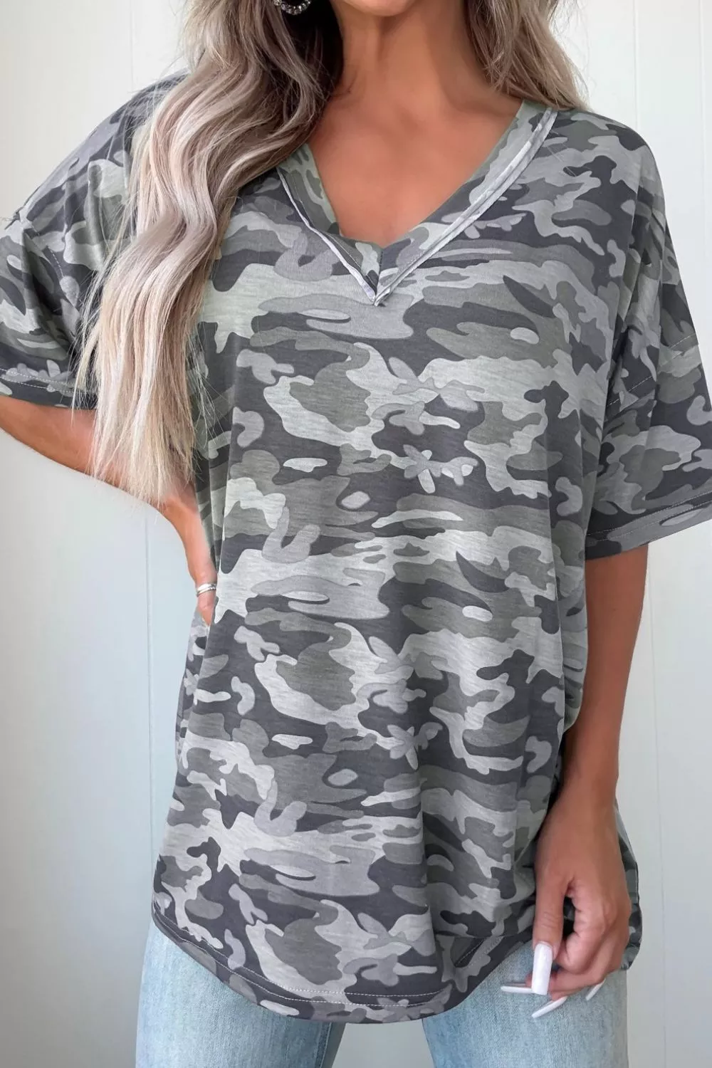 Camouflage Print Raw Edge V Neck Tee, image 5