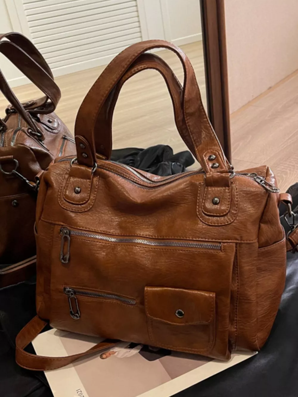 Vintage Style Multi-Pocket Crossbody Bag, image 9