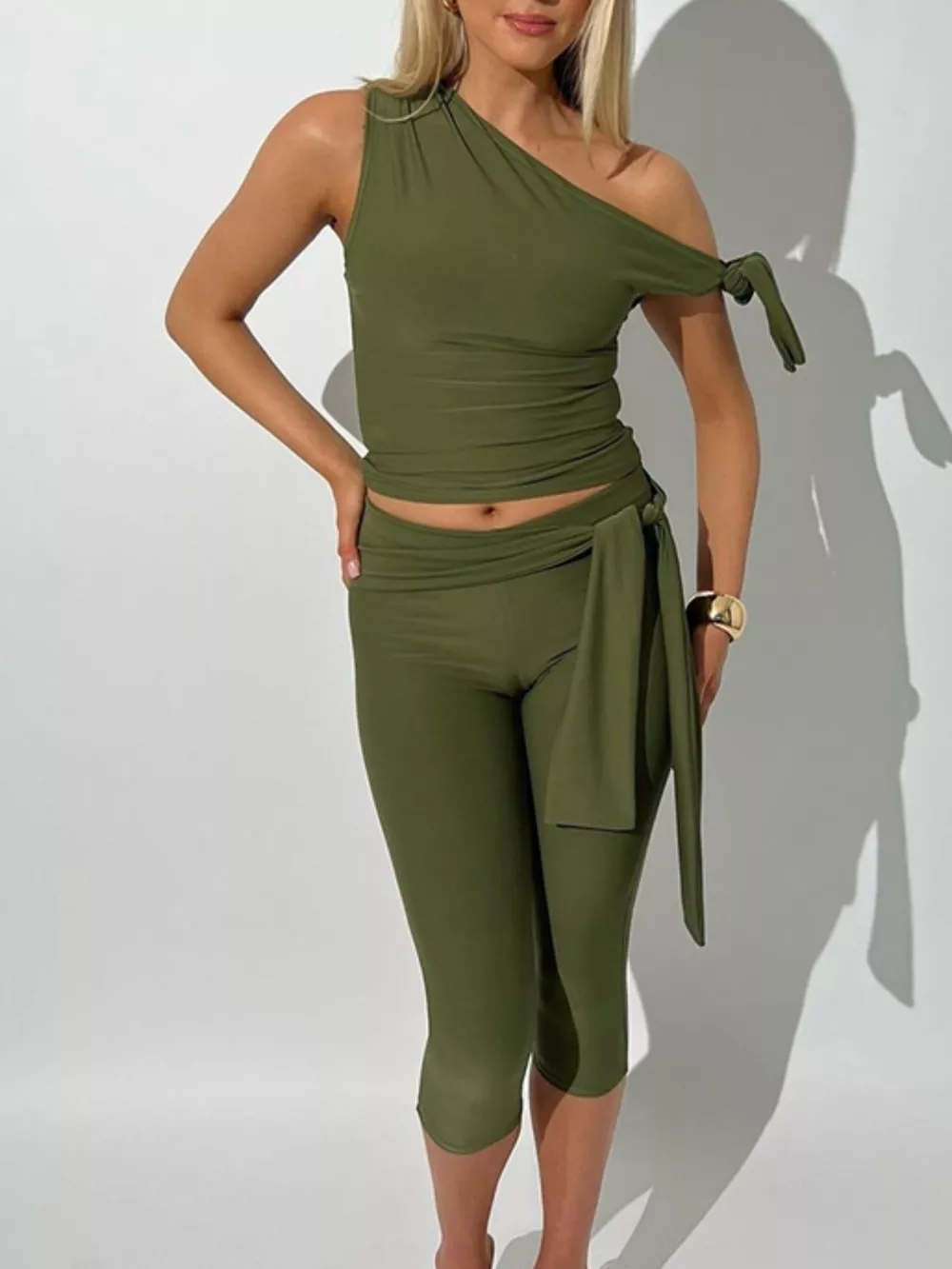 One-Shoulder Tie-Knot Top and Capris Set, image 3