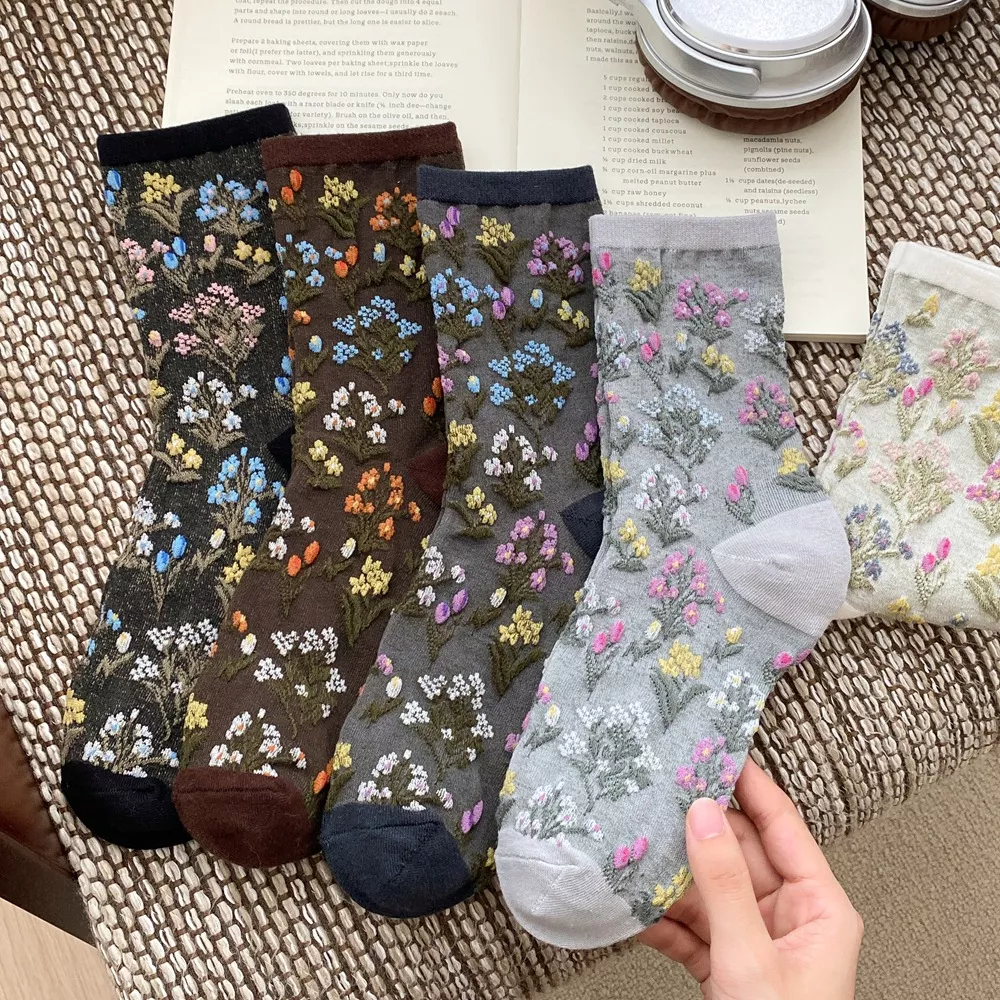 5 Pair Vintage Floral Embroidered Crew Socks, image 5