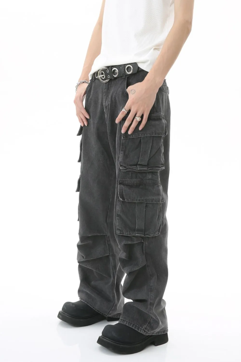Men's Multi-Pocket Pleated Cargo Jeans, image 2