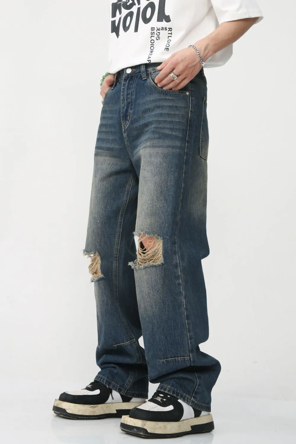 Distressed Jeans with Pockets, image 2