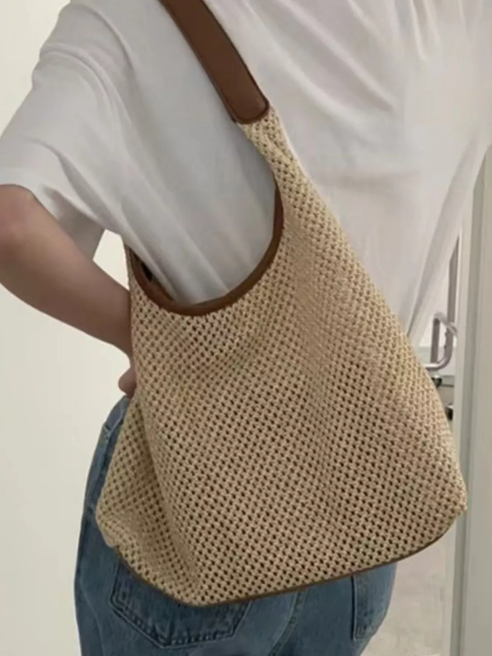 Woven Straw Handbag with Leather Strap, image 4