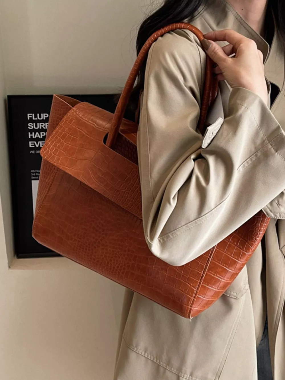 Crocodile-Embossed Shoulder Bag, image 9
