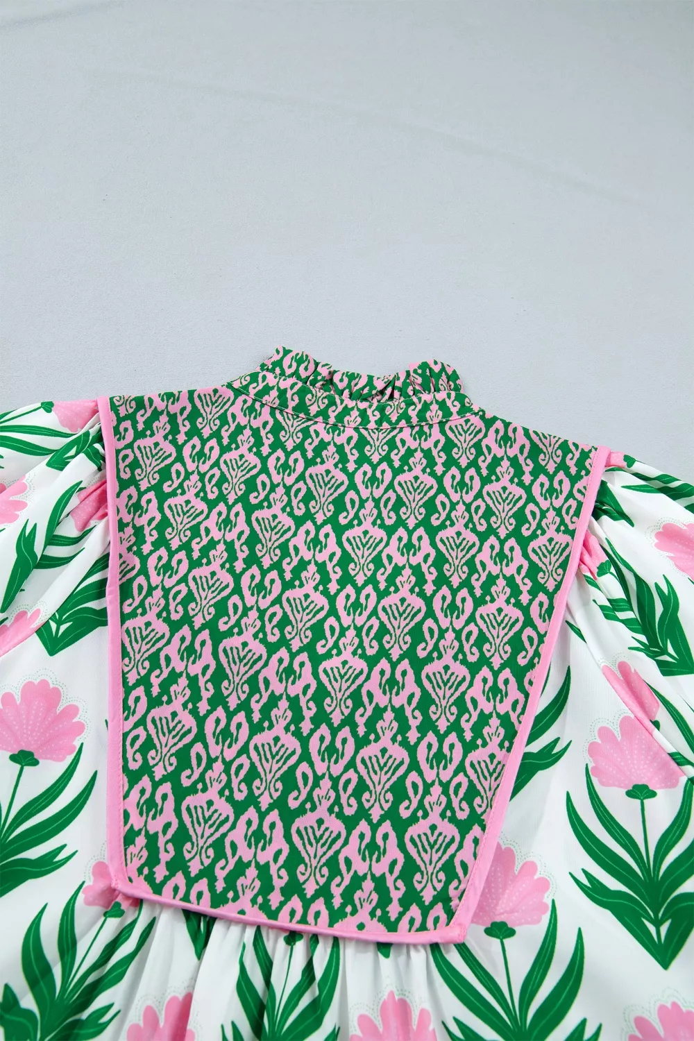Multicolour Floral Print Puff Sleeve Contrast Bordered V Neck Blouse, image 7