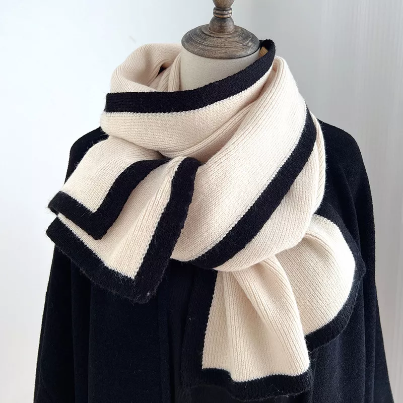 Contrast Trim Winter Scarf, image 5