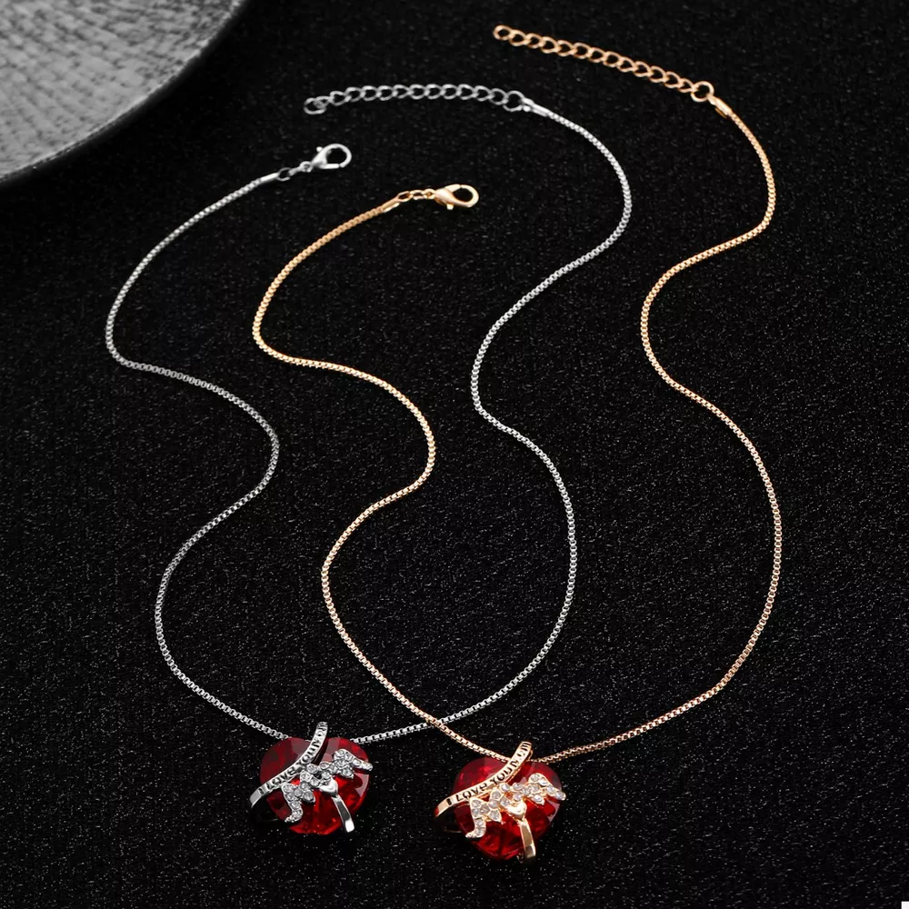 Heart-Shaped MOM Pendant Necklace, image 4