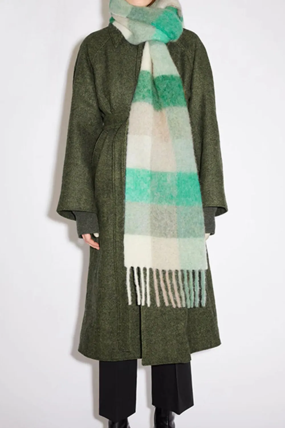 Thermal Fringe Contrast Plaid Scarf, image 3