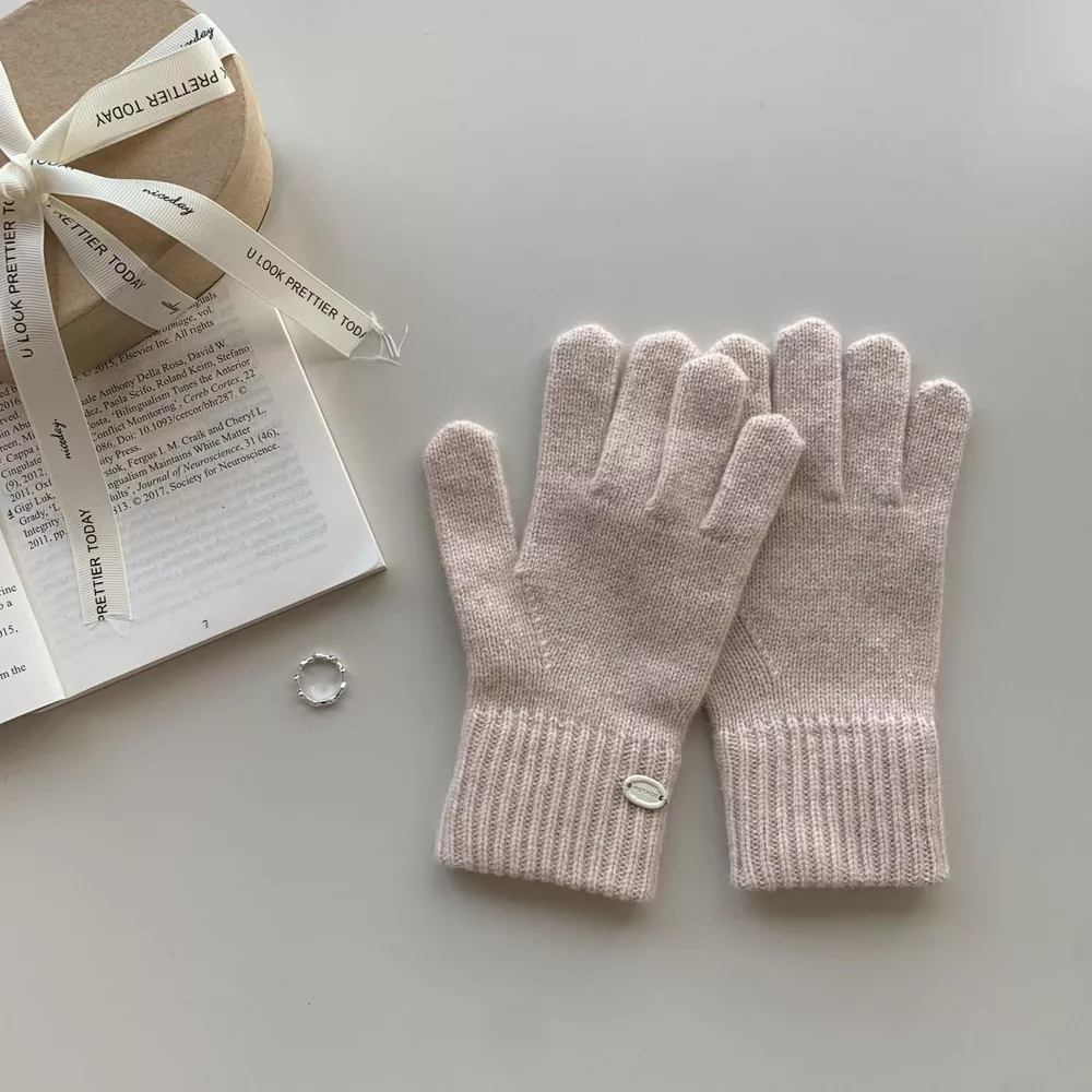 Knitted Solid Color Gloves