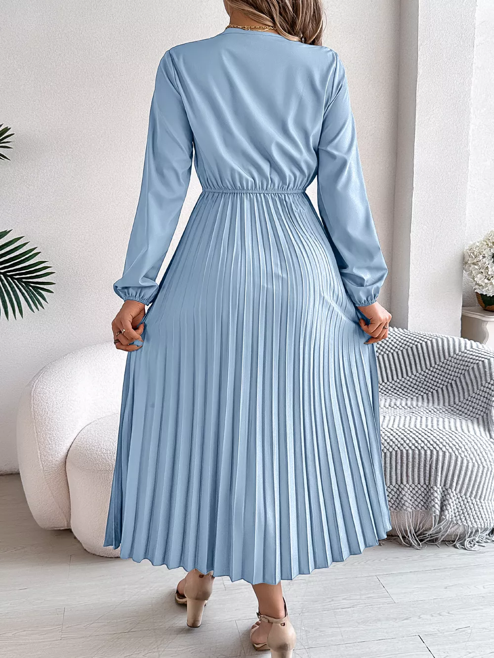 Lace Detail V-Neck Pleated Dress, image 17