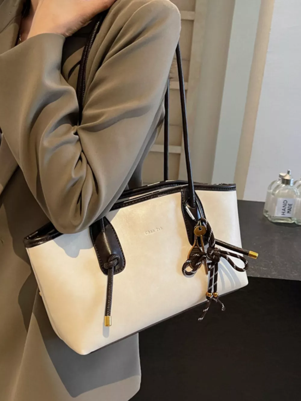 Two-Tone Shoulder Bag, image 3