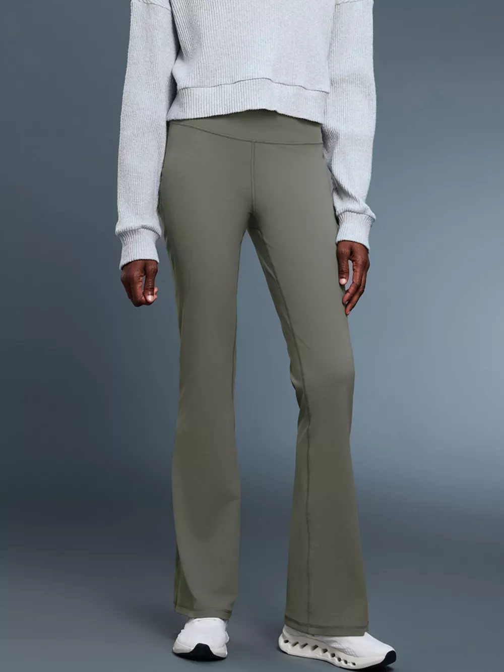 High-Waisted Flare Active Pants, image 3
