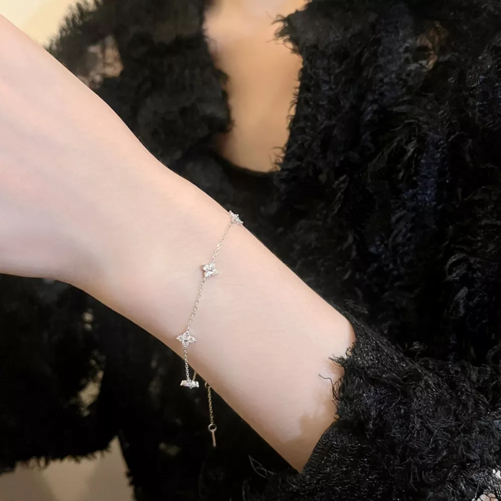 Clover Charm Bracelet, image 4