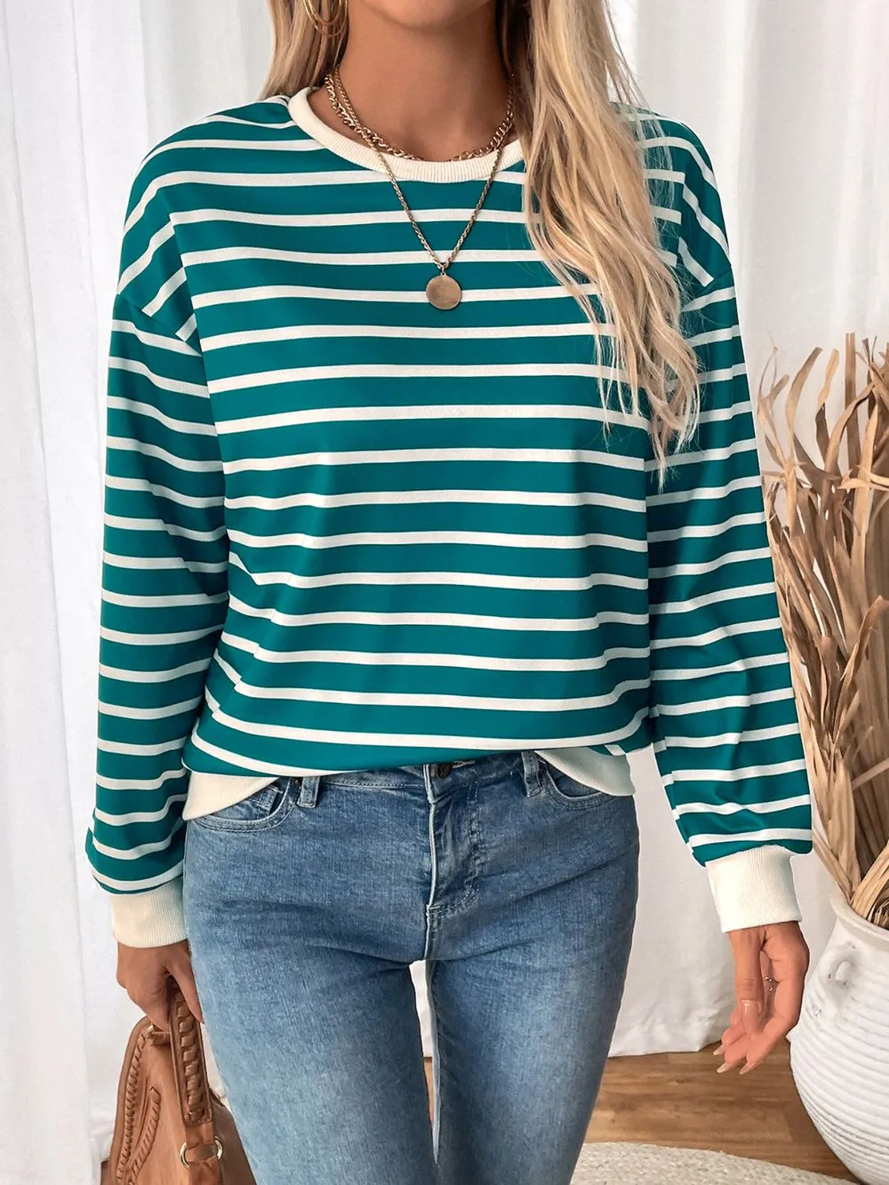 Striped Contrast Round Neck Long Sleeve Sweatshirt, image 3