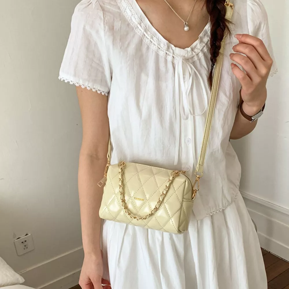 Quilted Chain Strap Crossbody Bag