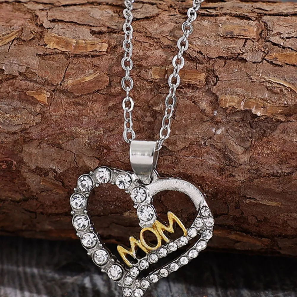 Alloy Inlaid Zircon Heart Pendant Necklace, image 3