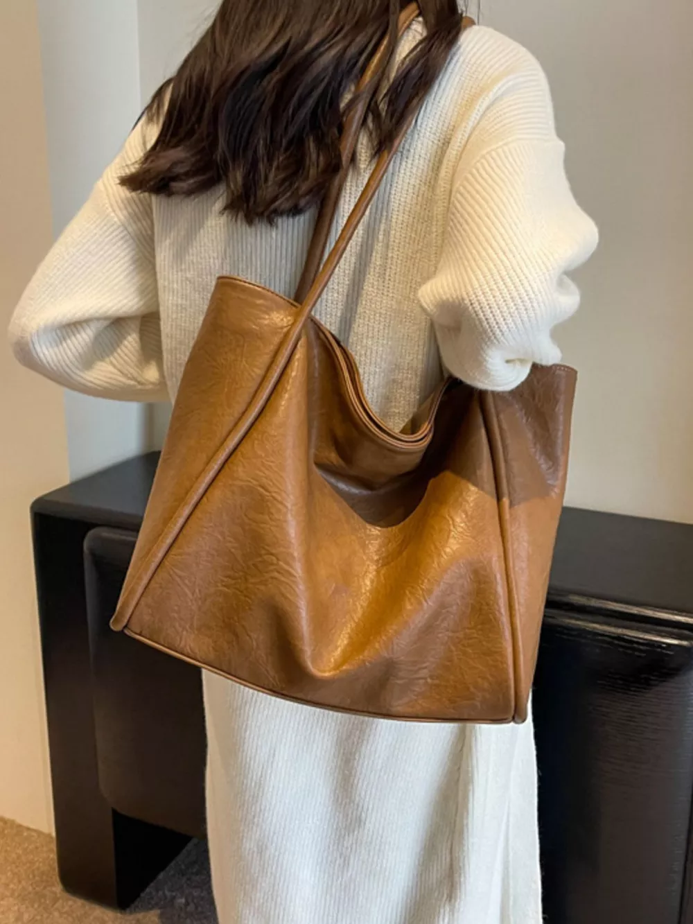 Vintage Style Large Capacity Shoulder Bag, image 2