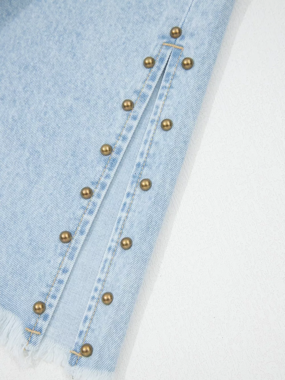 Studded Side Slit Leg Frayed Pocketed Wide Leg Jeans, image 10
