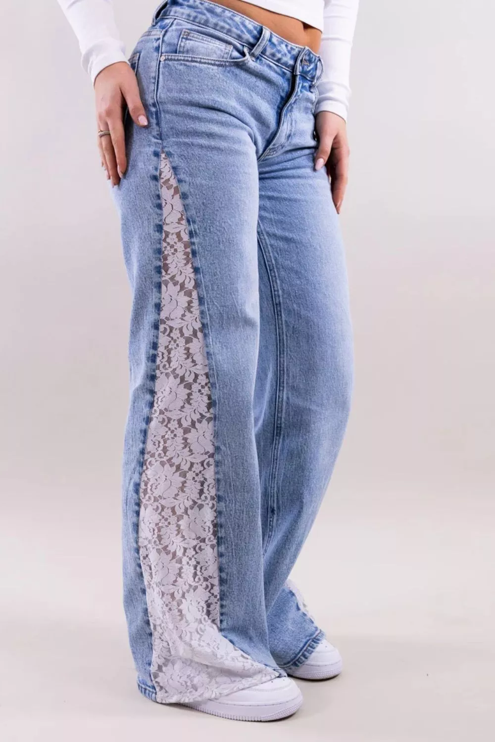 Lace-Paneled Wide-Leg Jeans, image 3