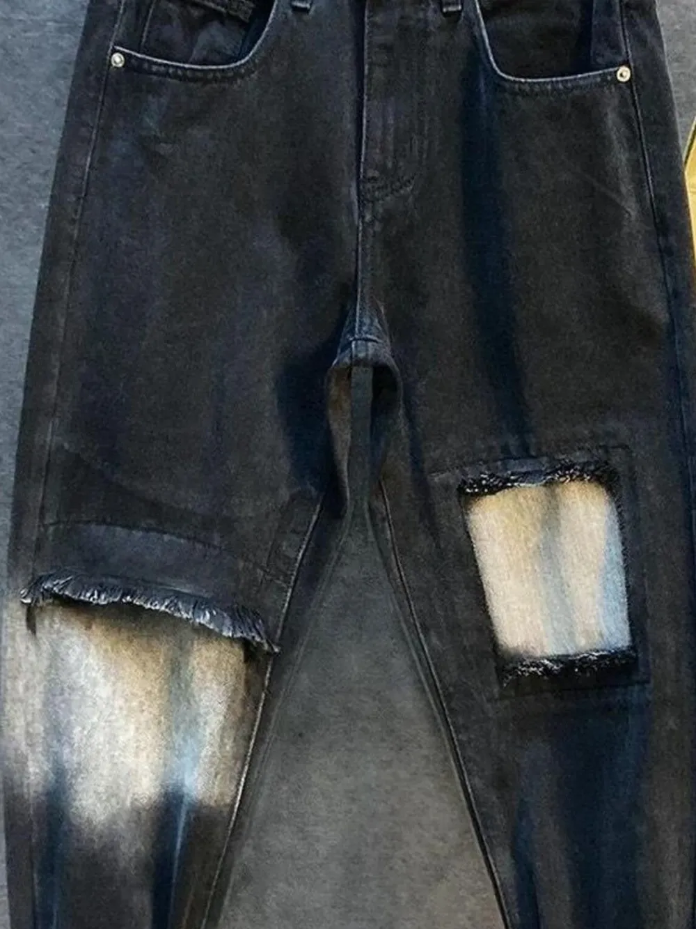 Men's Distressed Loose Fit Jeans, image 4