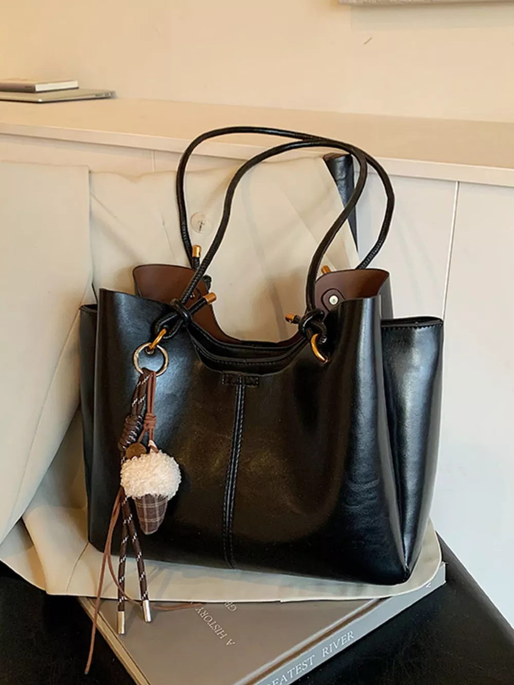 Large Capacity Shoulder Bag, image 2