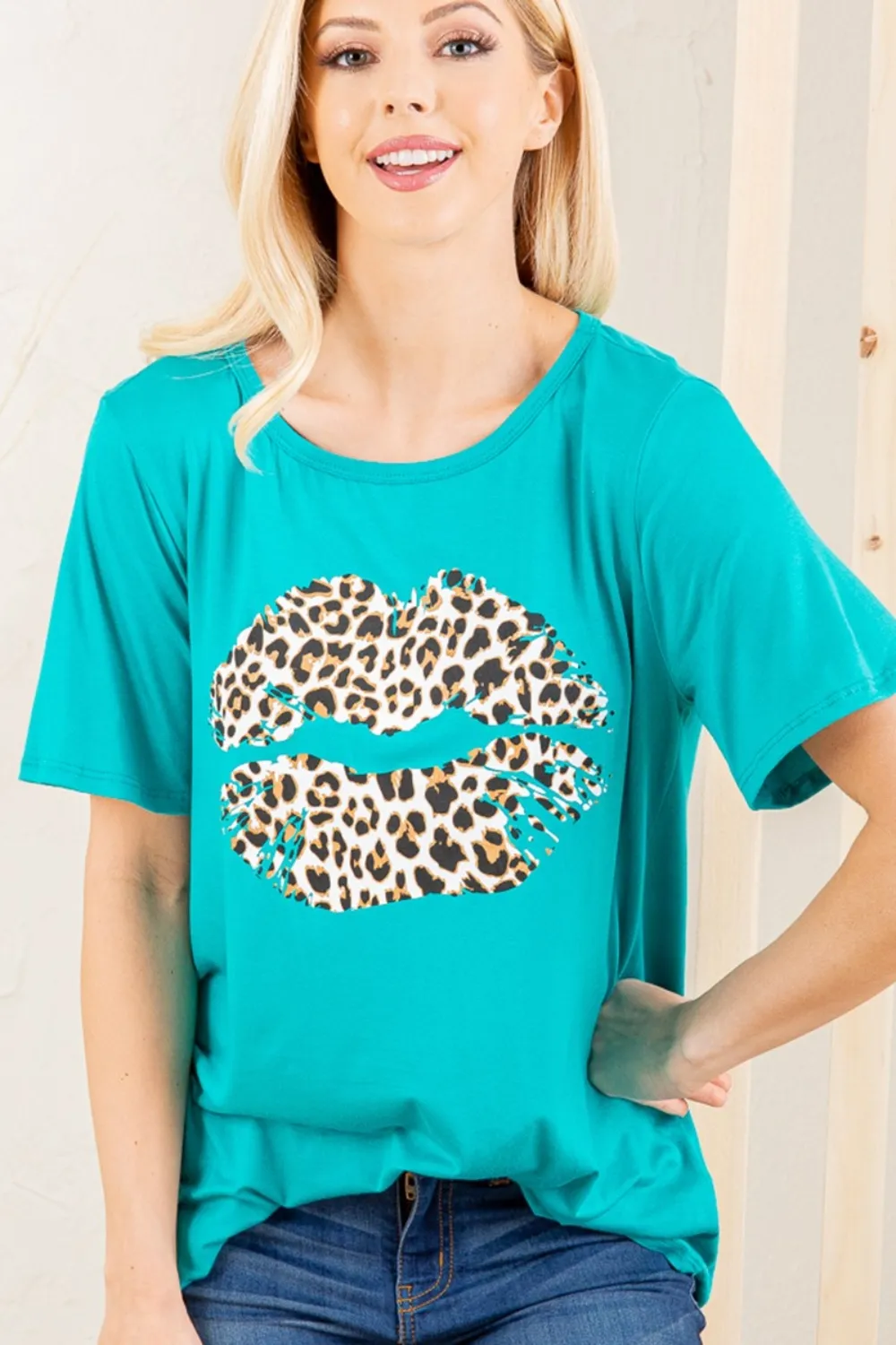 Full Size Leopard Lip Round Neck Short Sleeve T-Shirt Plus Size
