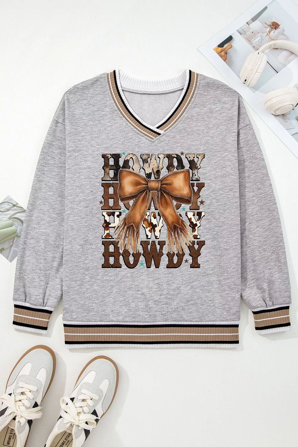 Howdy Graphic V-Neck Sweatshirt, image 3
