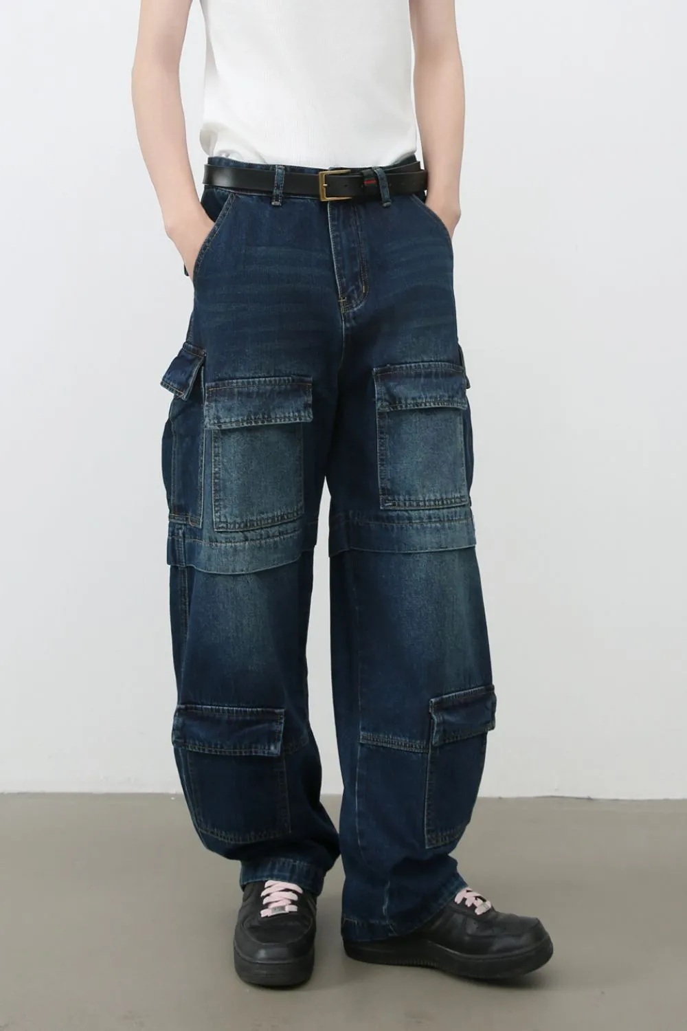 Men's Mid Rise Jeans with Cargo Pockets, image 3
