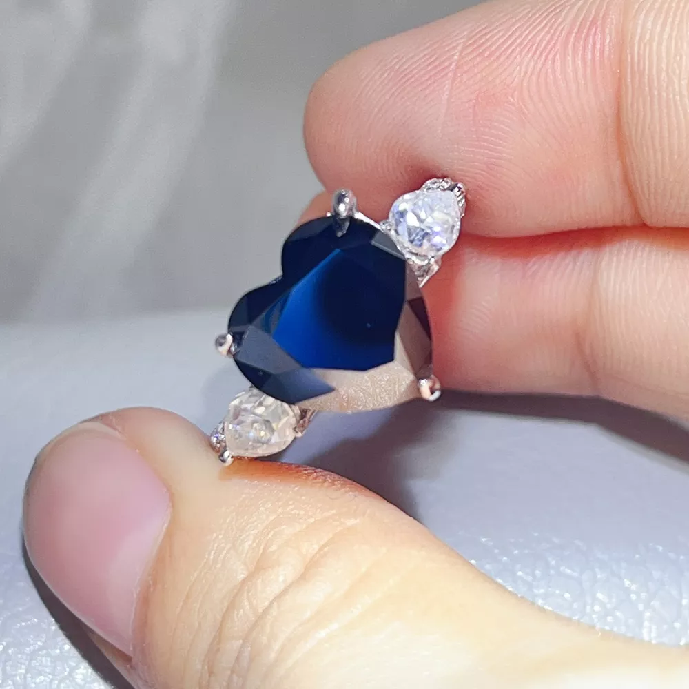 6 Carat 925 Sterling Silver Moissanite Heart Ring, image 5