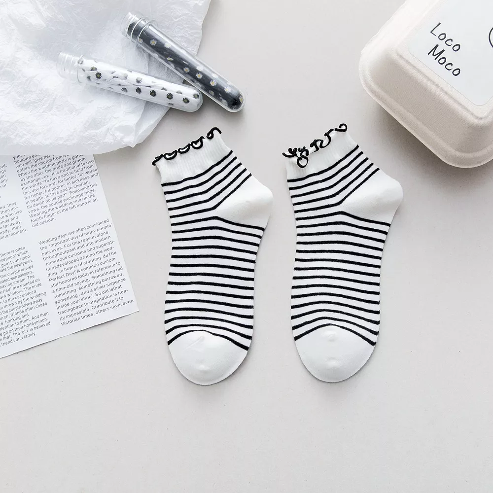 Ruffle Edge Ankle Socks, image 7