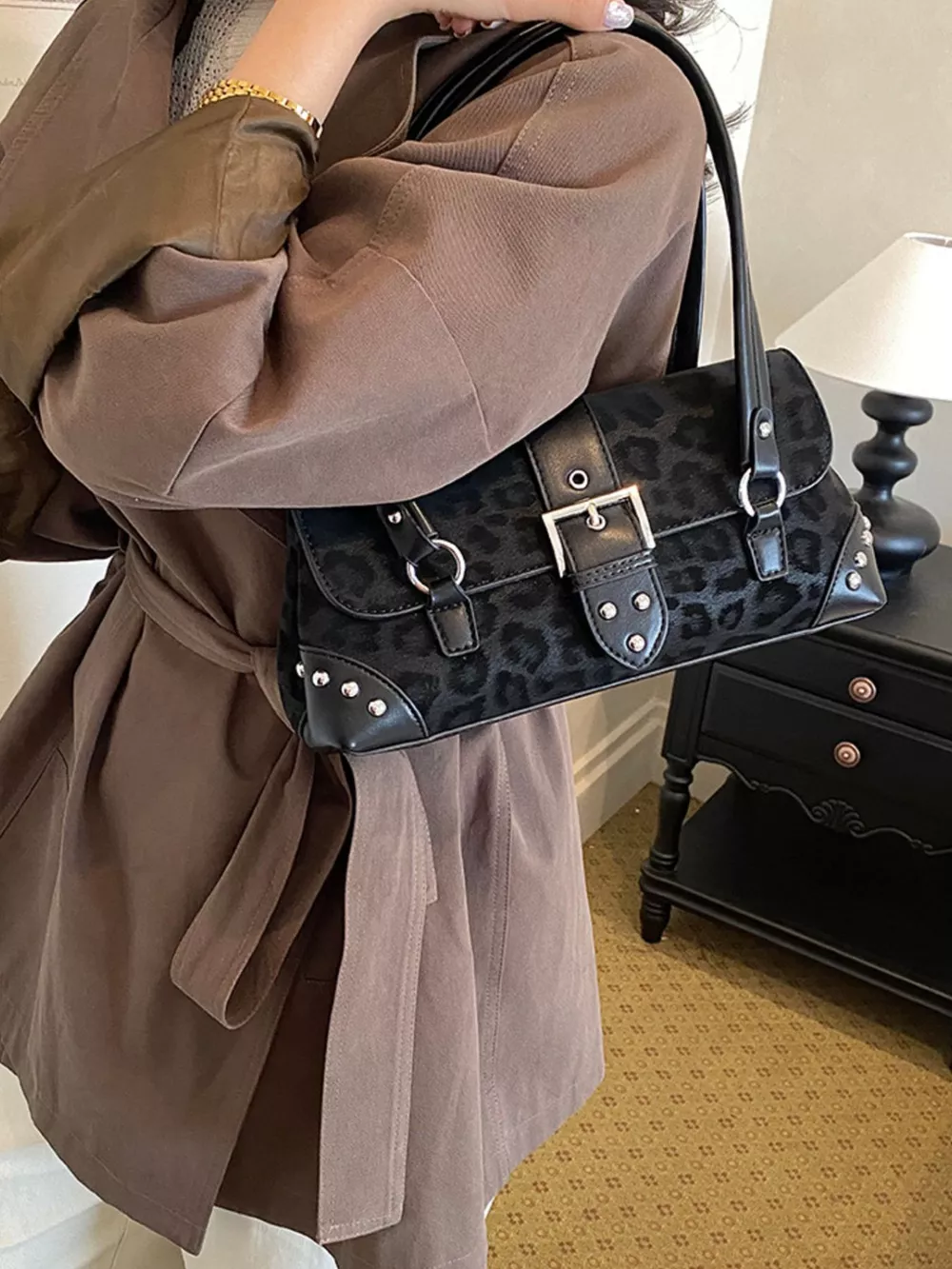 Leopard Buckle Detail Shoulder Bag, image 4