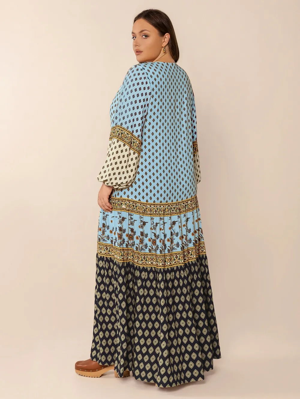 Plus Size Printed V-Neck Balloon Sleeve Maxi Dress, image 3