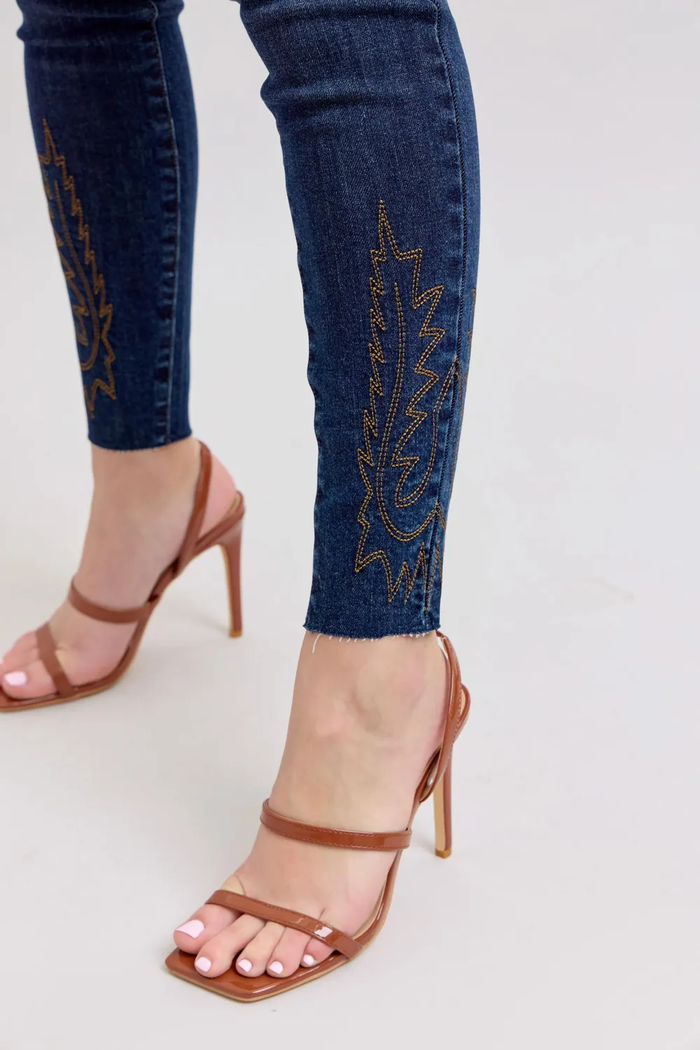 Full Size Embroidered High Rise Skinny Jeans Plus Size, image 2