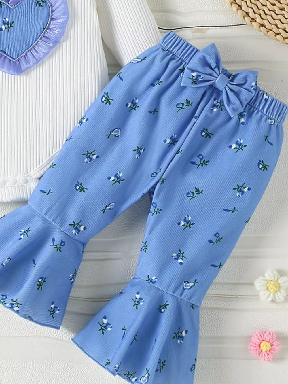 Children's Ruffled Bodysuit and Floral Pants Outfit Set with Headband, image 8