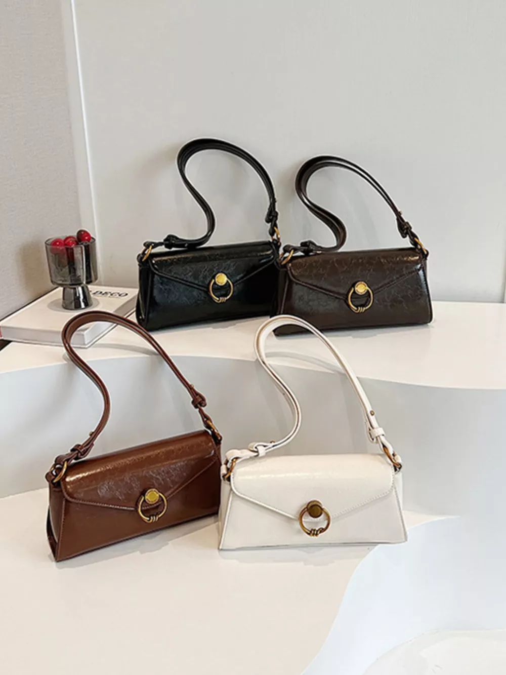 Retro Ring Decor Shoulder Bag, image 2