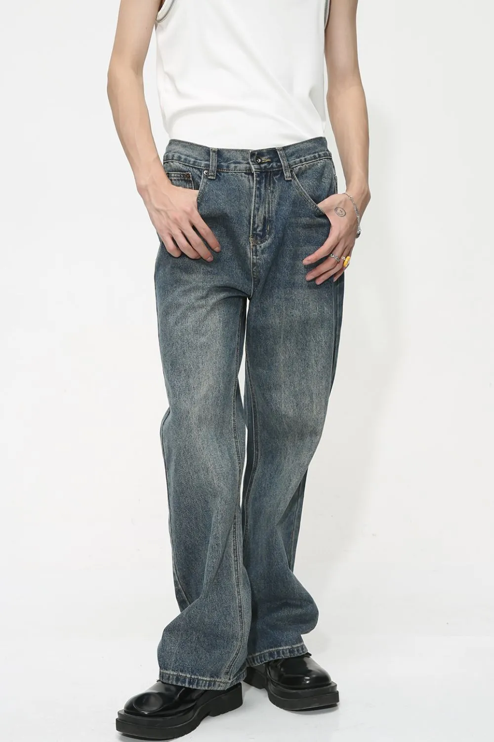 Mid Rise Jeans with Pockets, image 4