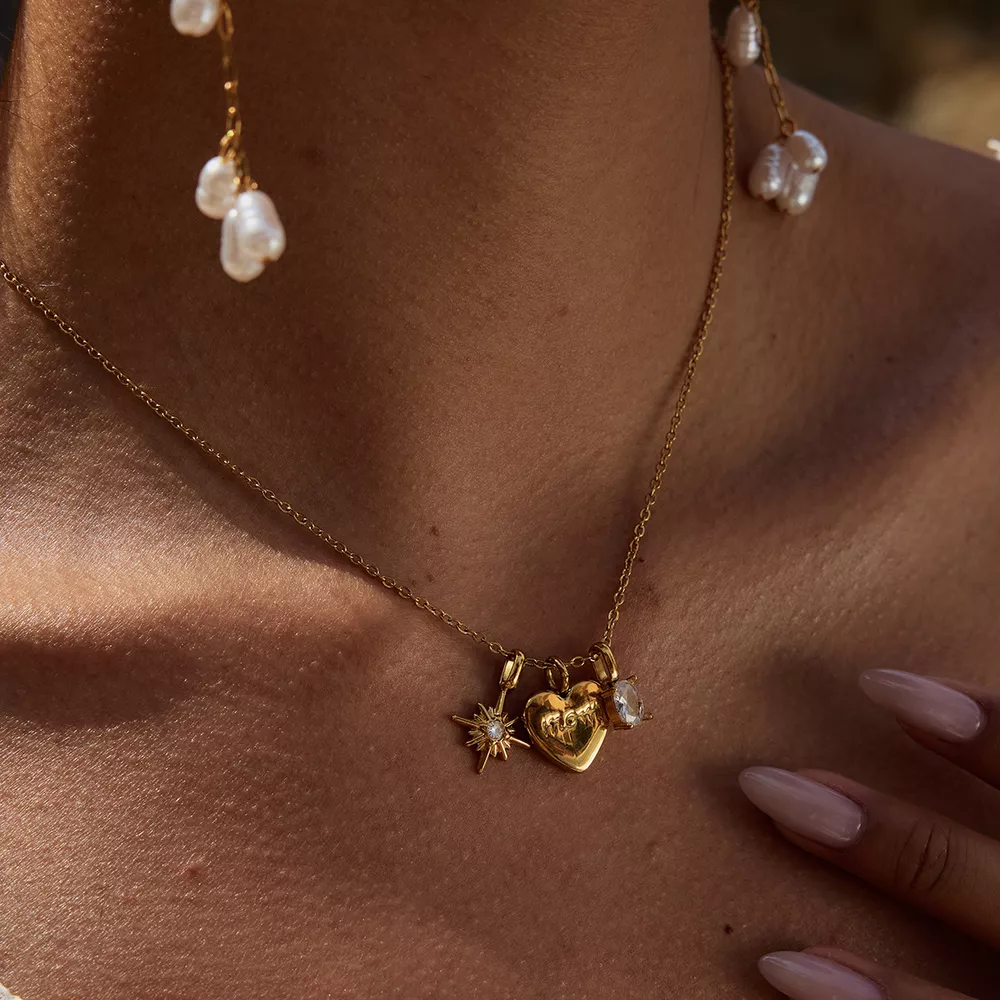 18K Gold-Plated 'Mom' Heart Necklace, image 3