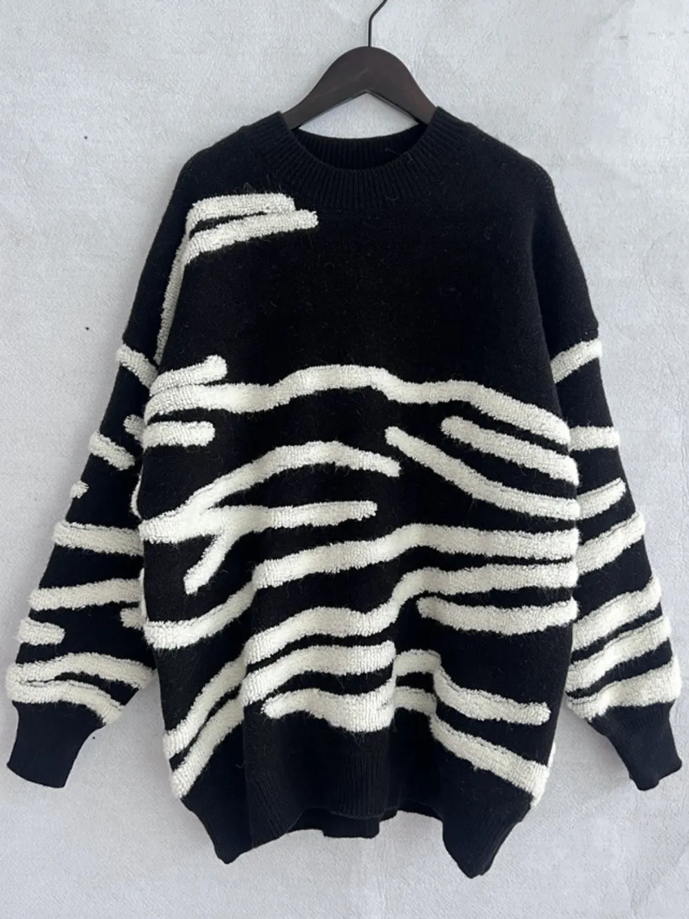 Contrast Round Neck Long Sleeve Sweater, image 13