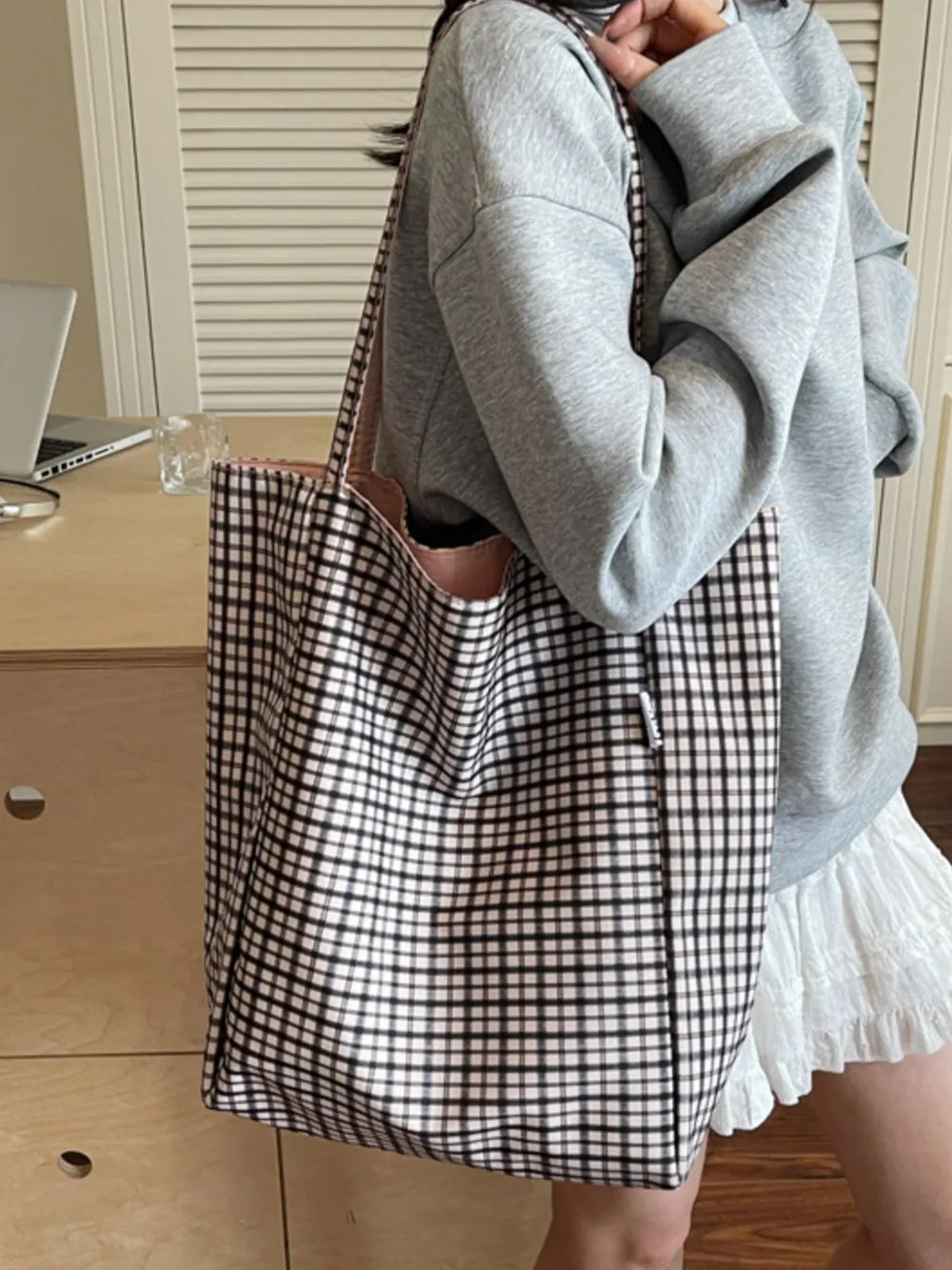 Plaid Pattern Tote Bag, image 14