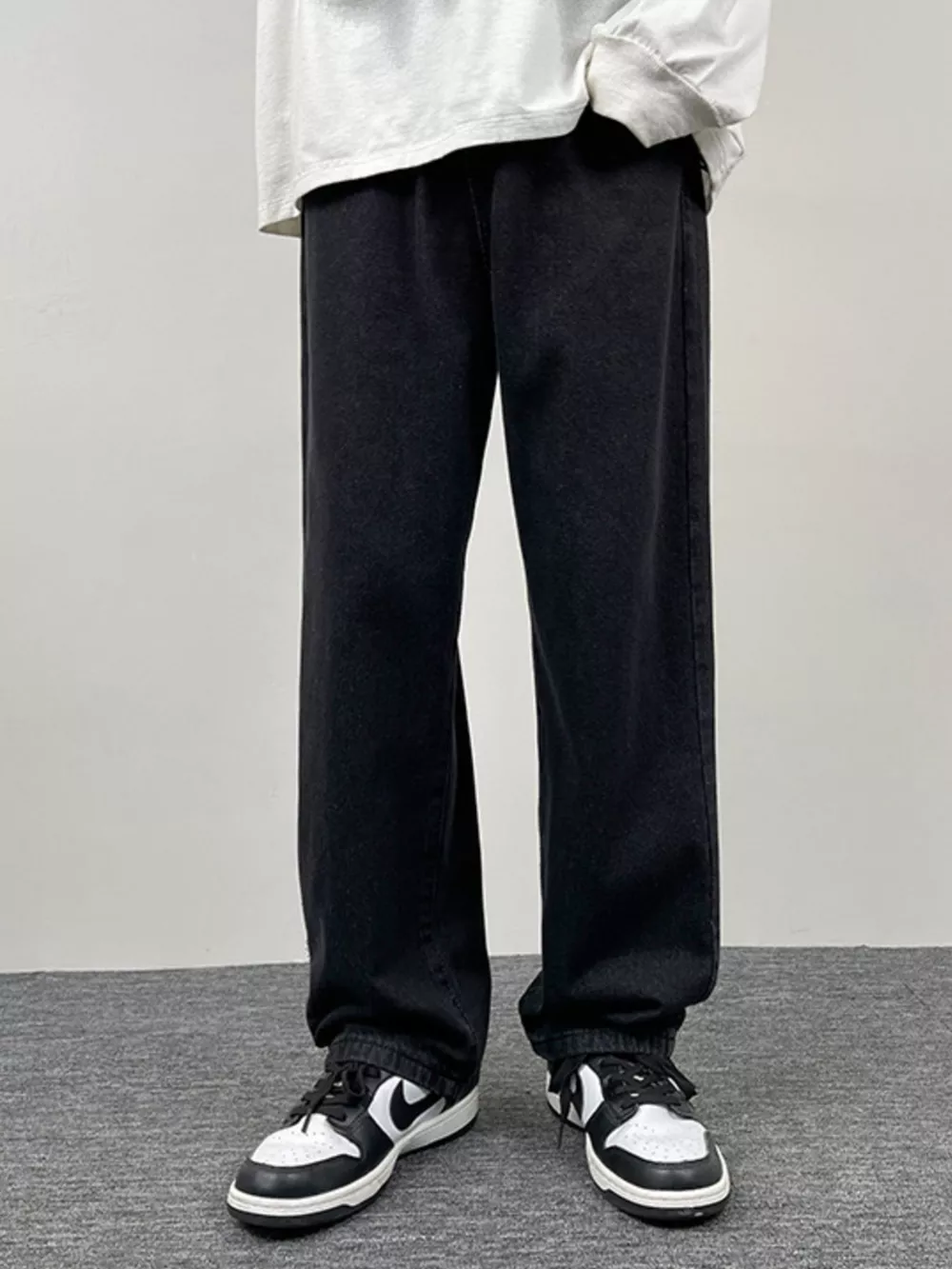 Men's Relaxed Fit Jeans, image 2