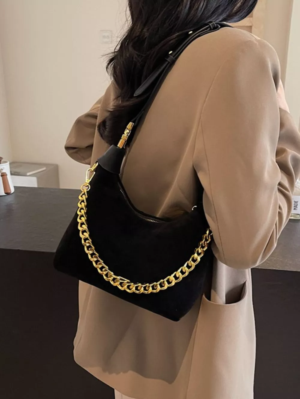 Chain Detail Crossbody Bag, image 3