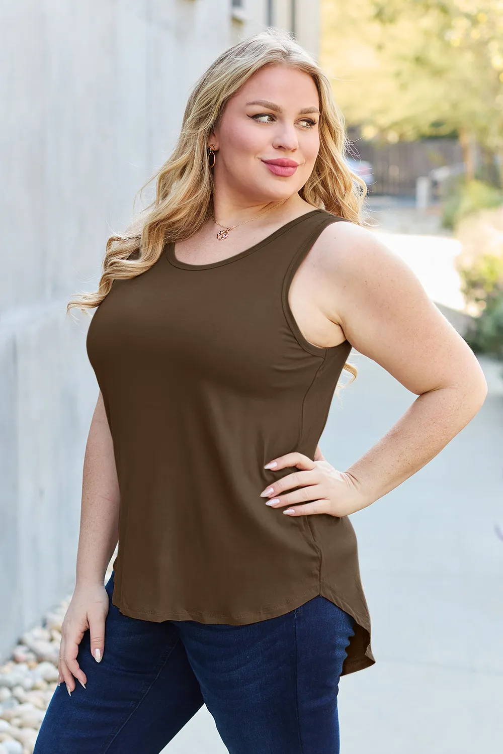 Full Size Round Neck Curved Hem Tank, image 5